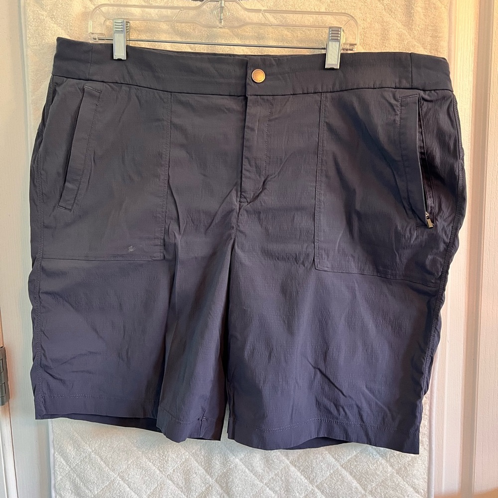 Athleta Trekkie Bermuda 2.0 - Medieval Violet.